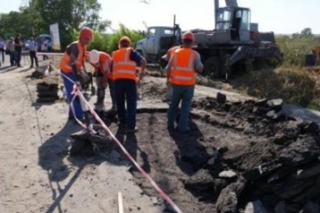 В Северске начались работы по восстановлению моста