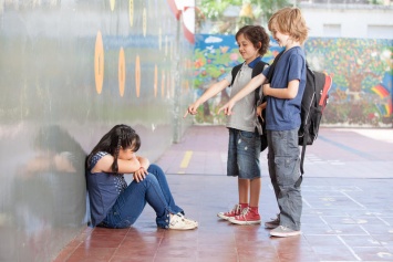 10 молчаливых признаков того, что над вашим ребенком издеваются в школе