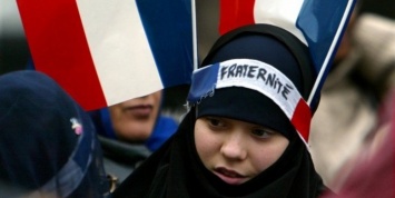 Каждый четвертый мусульманин во Франции ставит шариат выше законов