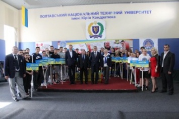 В Полтаве стартовал чемпионат Украины по классическому пауэрлифтингу