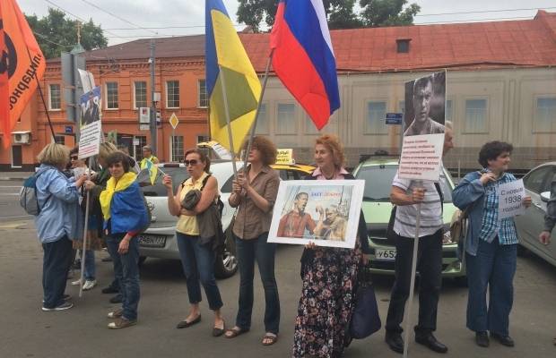 Россияне митингуют против войны в Украине (ФОТО)