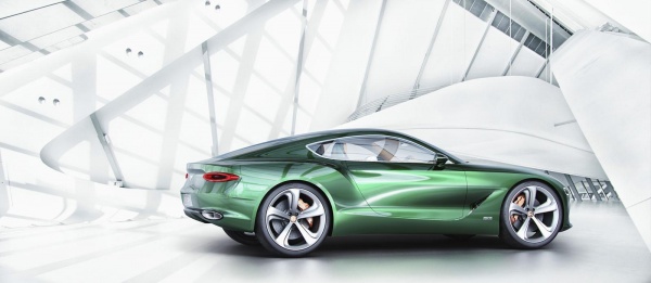 Bentley выбирает между EXP 10 Speed 6 и кроссовером меньше Bentayga
