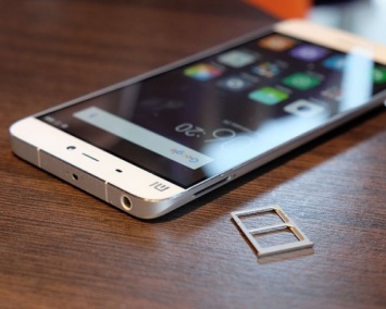 Смартфон Xiaomi Mi5 подешевел до $240 перед анонсом преемника