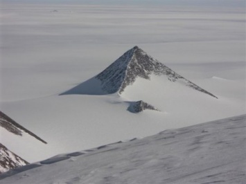 В Антарктиде нашли три древние пирамиды