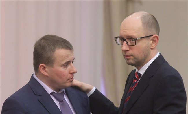 Арсения Яценюка не устраивает предоставленная Россией скидка на газ