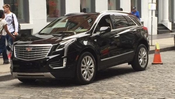 Замену Cadillac SRX засекли в Нью-Йорке