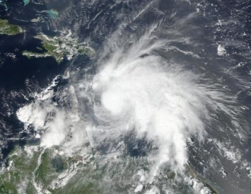 На Ямайке, Гаити и Кубе проходит эвакуация из-за надвигающегося урагана "Мэтью"