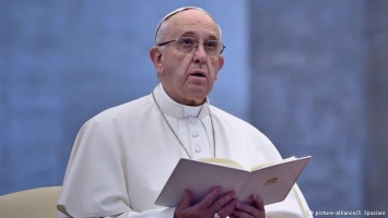 Папа римский - против навязывания гендерного самоопределения в школах