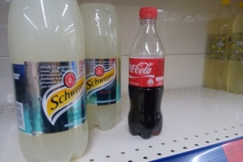 В одесском супермаркете продают надпитую Кока-Колу и надкушенные пряники (ФОТО)