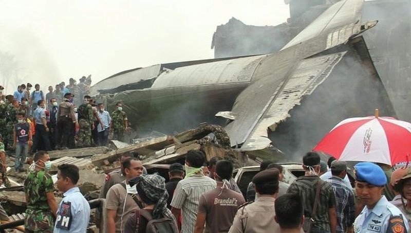 Полиция Индонезии о количестве погибших в результате авиакатастрофы