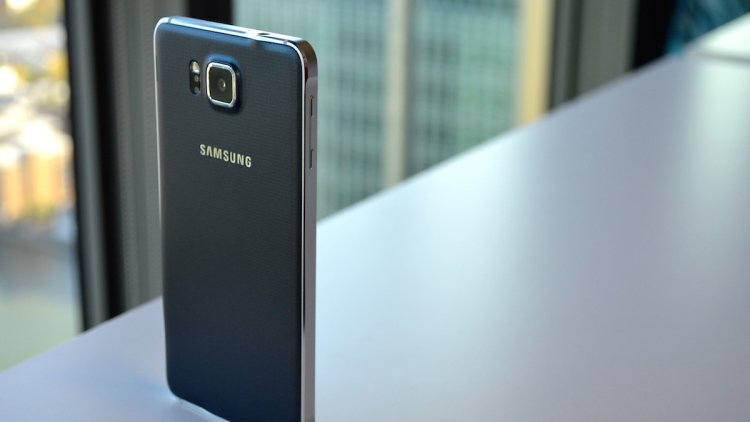 Компания Samsung готовит сюрприз для поклонников стиля (ФОТО, ВИДЕО)