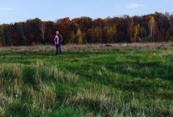 Сергей Безруков вывез дочь на загородную прогулку и показал ее фото
