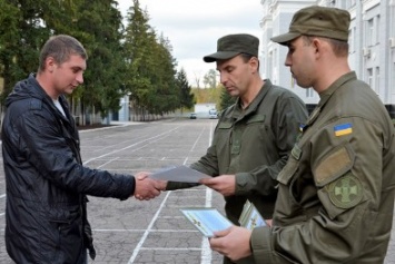 В Славянске военнослужащих отправляют в запас