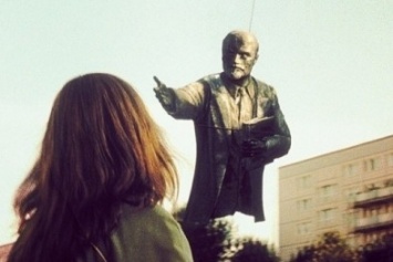 Последний в Украине памятник Ленину демонтировали в Черниговской области
