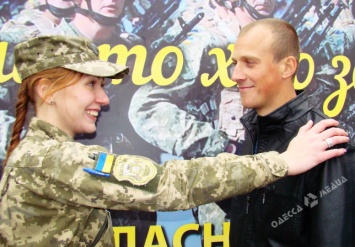 В Одессе первых призывников торжественно отправили в армию (фото)