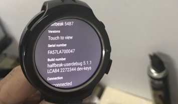 В Сети появились первые «живые» фото смарт-часов HTC Halfbeak с круглым экраном