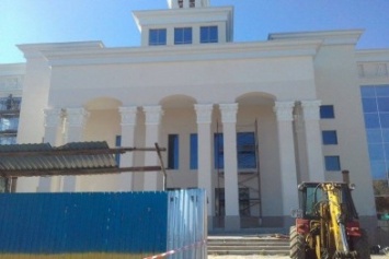Херсонский кинотеатр "Украина" приоткрыл завесу (ФОТО)