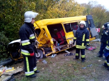 ДТП под Хмельницким: 4 пассажира маршрутки погибли, 11 пострадали