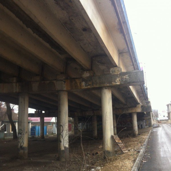 В Ростове-на-Дону рушится построенный две недели назад мост