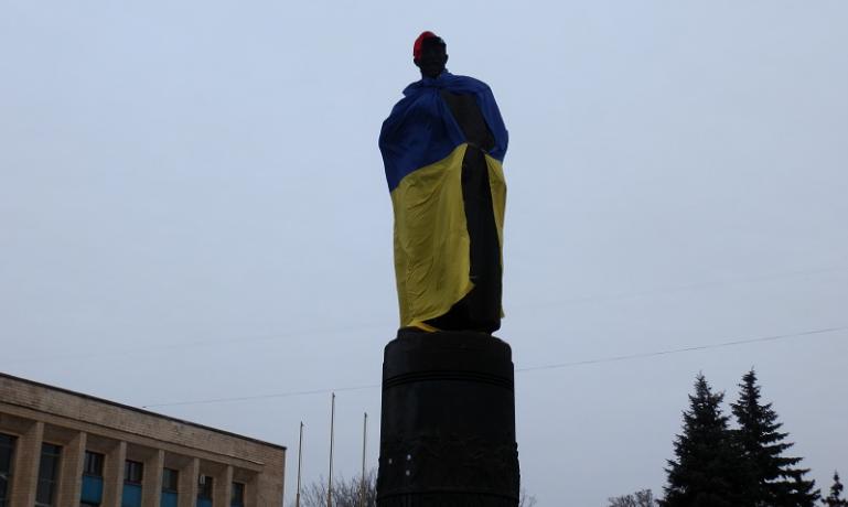 В Днепродзержинске подлежат сносу 24 памятника и памятных знака тоталитарного режима