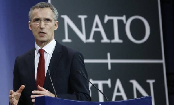 Альянс вынужден отвечать на агрессию России - генсек НАТО