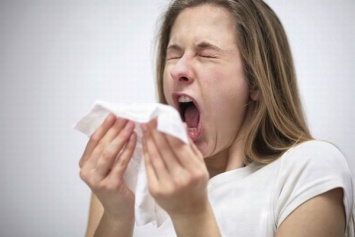 Почему когда человек чихает, мы говорим "Будь здоров!", а когда кашляет - нет?