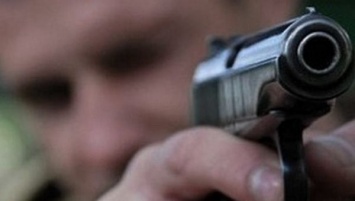 В Запорожской области квартирных воров ждал мужчина с пистолетом