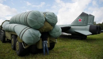 The New York Times: Россия взяла на вооружение надувные танки и самолеты