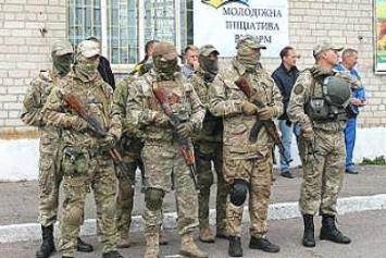 Павлоградские спецназовцы демонстрировали сельской детворе чудеса рукопашного боя