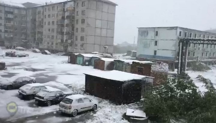 В Воркуте посреди лета выпал снег