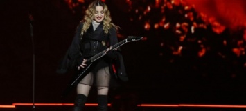 Скандалистка Мадонна пообещала своим поклонника оральный секс!