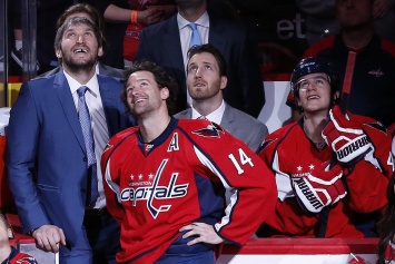 Хоккеист «Вашингтон Кэпиталс» лишился части уха на матче НХЛ