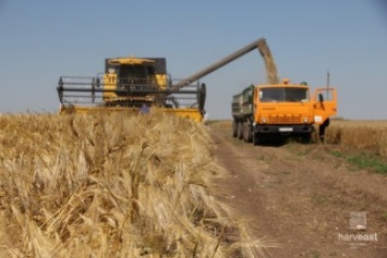 В Добропольском районе идут работы по сбору урожая