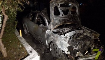 В Одессе сгорел автомобиль руководителя налоговой инспекции
