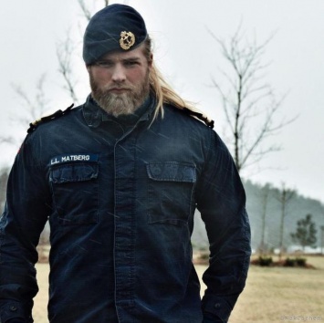 Самый сексуальный норвежский военный, который влюбил в себя весь интернет
