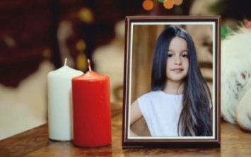 Ксения Бородина напугала поклонников, выставив фото дочки Маруси в рамочке и со свечками