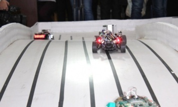 Во Львове стартовали всеукраинские гонки роботов: фото