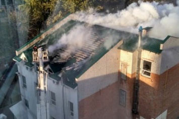 Сын владельца гостиницы «Голд» забаррикадировался в здании и поджег его - полтавская полиция