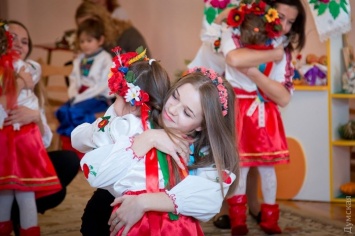 Единственная в Черноморске инклюзивная детсадовская группа получила в подарок телевизор
