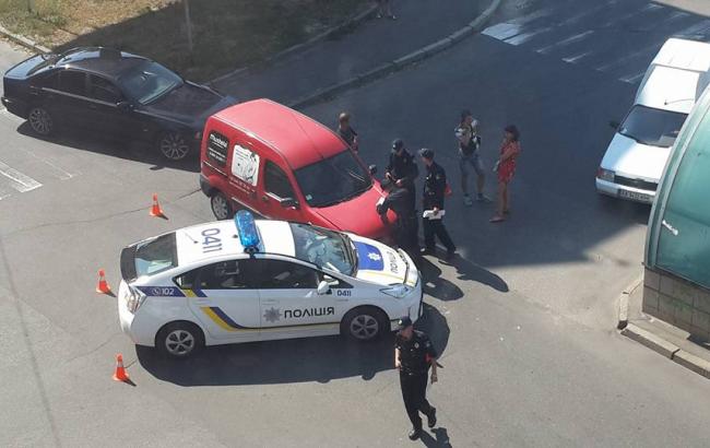 ДТП в Киеве: патрульная машина столкнулась с Renault