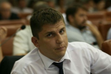 Иключенный из фракции "Укропа" политик рассказал, что видел свой партийный билет только по Viber