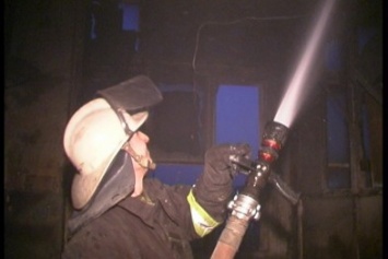 Пожар в Харьковской области: спасатели эвакуировали восемь человек (ФОТО)