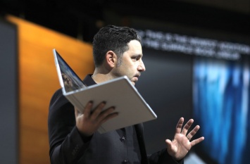 «Вы заслужили лучшее»: Microsoft начала принимать MacBook в счет оплаты ноутбуков Surface Book
