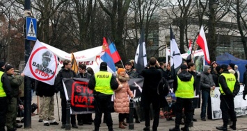 Майдановцы плачут, что из-за героизации Киевом бандеровщины в Польше началась травля украинцев