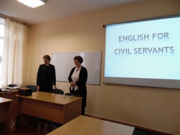 Чиновники Полтавской ОГА начали учить английский язык