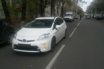 В Мариуполе столкнулись такси и автомобиль с синими номерами (ФОТО)
