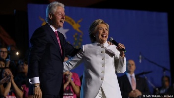 ФБР за неделю до выборов обнародовало отчет по делу Билла Клинтона