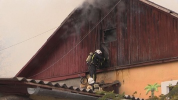 В крымском селе на пожаре спасли мужчину