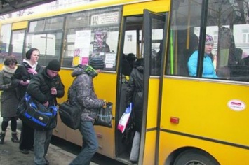 В столице количество маршруток растет, а коммунального транспорта становится все меньше