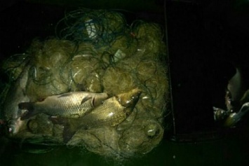 Под Кременчугом на Днепродзержинском водохранилище поймали браконьера (ФОТО)